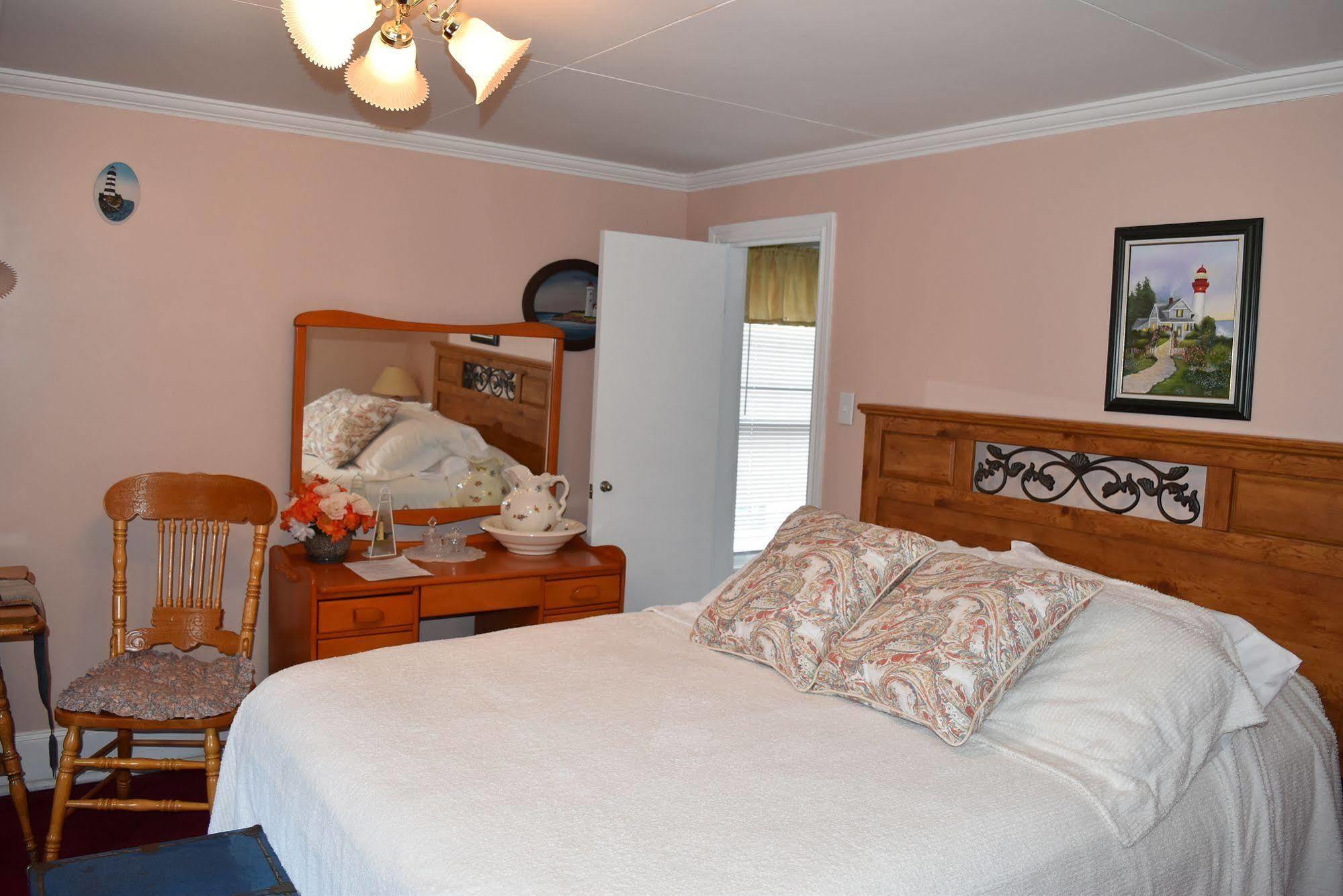 The Spaniards Room Heritage Home Spaniards Bay Экстерьер фото